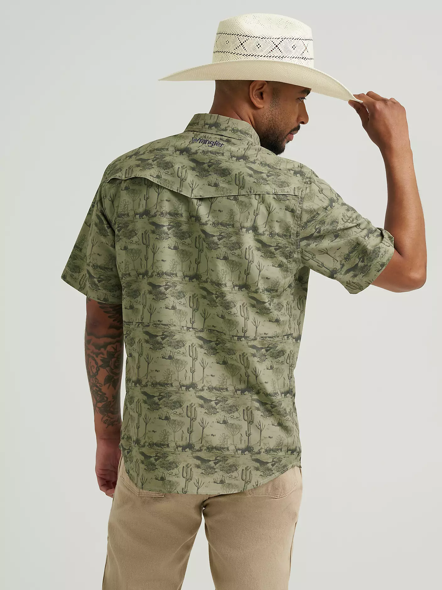 Wrangler Men's All Terrain Gear Print Performance Short-Sleeve Shirt - Image 3
