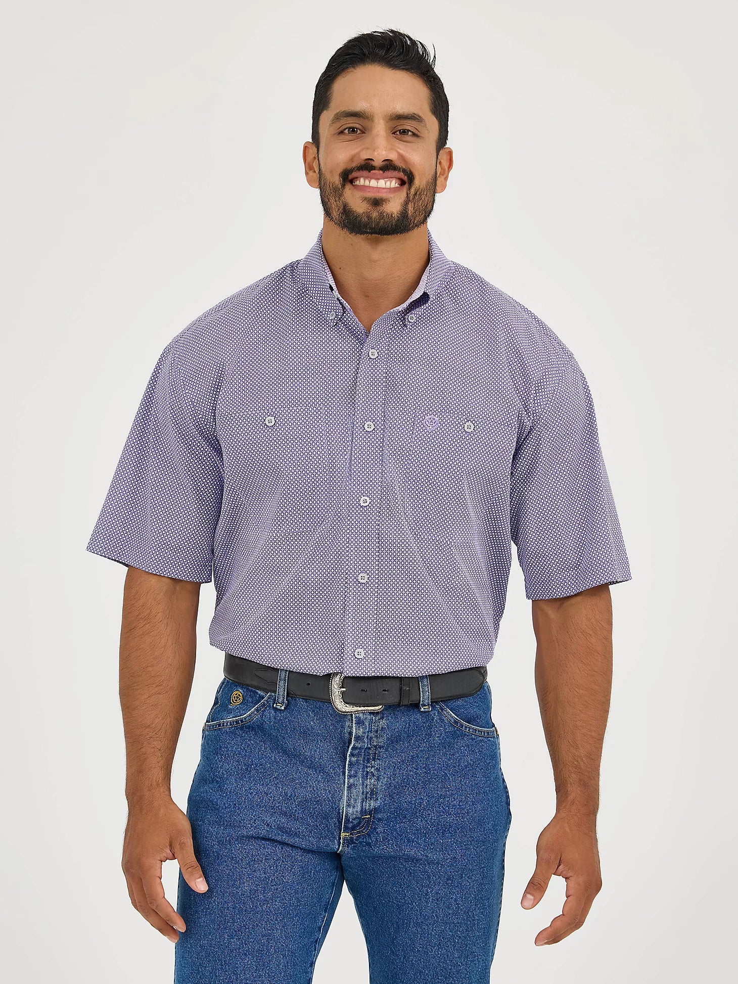 Wrangler Men's George Strait Short-Sleeve Two Pocket Button Down Shirt - Image 3